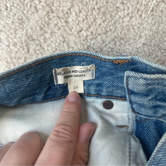 Madewell Relaxed Mid-Length Denim Shorts in Steenwick Wash: Ripped Edition - Picture 5 of 7